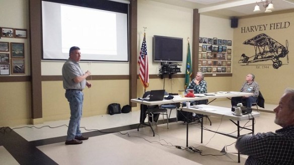 The chapter President of EAA84 addressing the meeting.